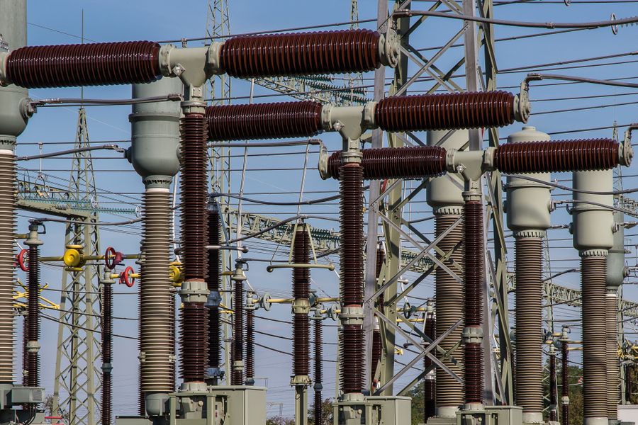 High-voltage electrical substation and grid